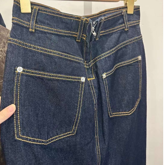 Elegant Black Maxi Skirt - Picture 9 of 9